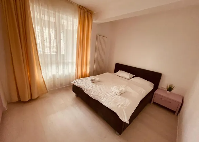 Cozy Deluxe Apartments In Centre Of Historical Iasi